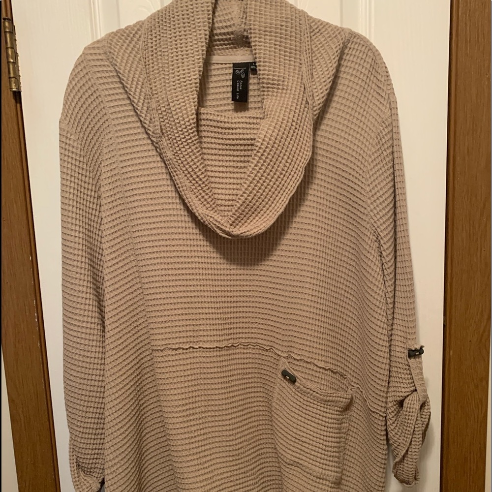 Beautiful like new size large Womens top